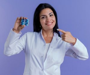 AUXILIAR DE FARMÁCIA